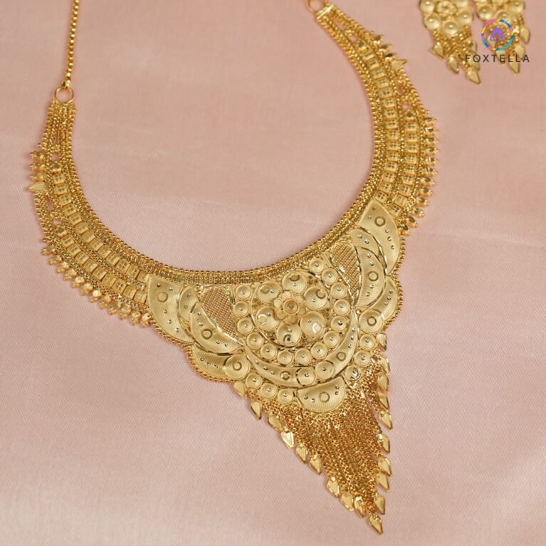 Golden Aura Necklace set