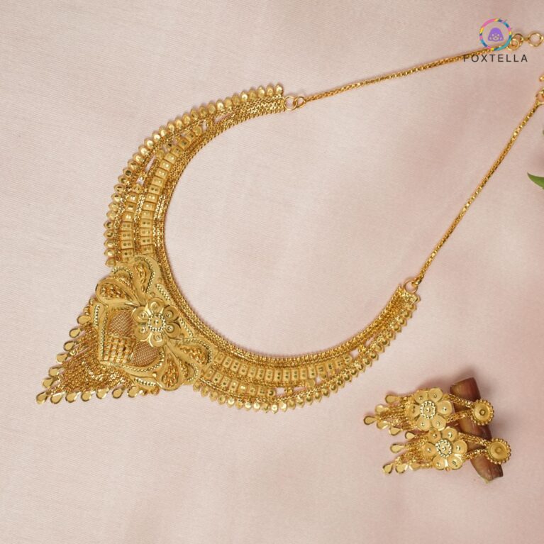 Suvarna Leher Necklace Set