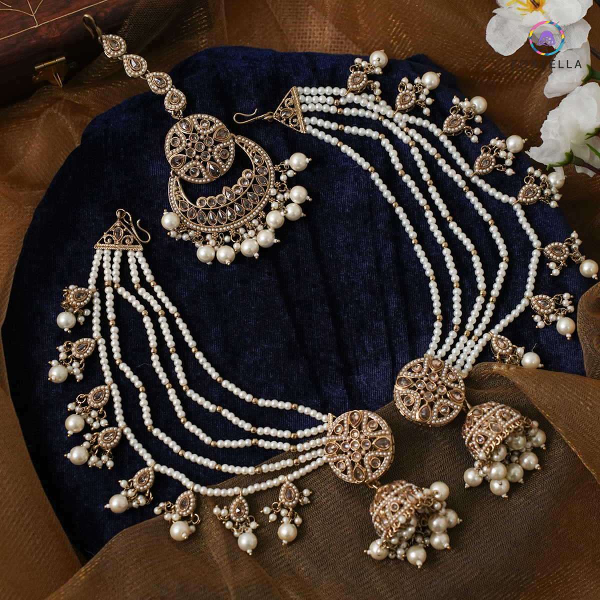 EARRINGS & TIKKA SET